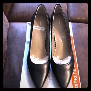 Rockport Black Leather, total motion pump.